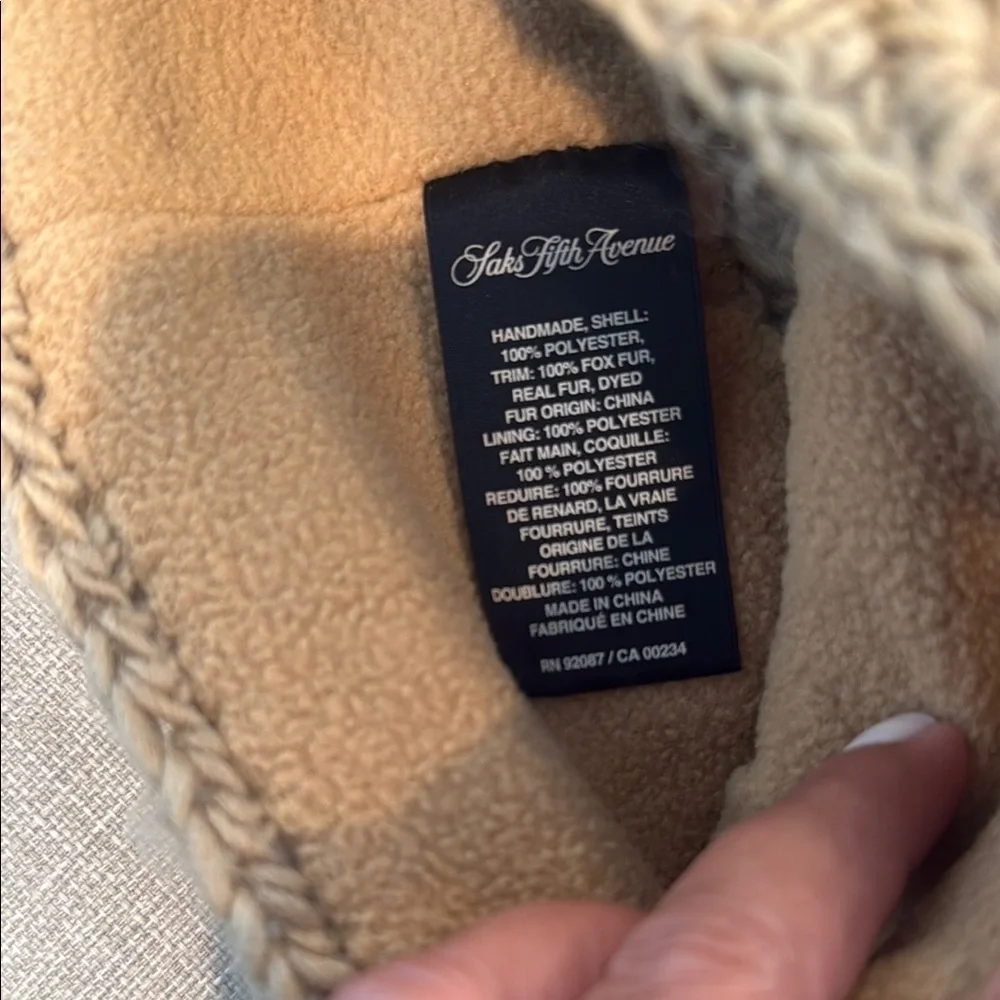 Saks Fifth Avenue Tan Knit Beanie with Fox Fur  Pom - Picture 2 of 2